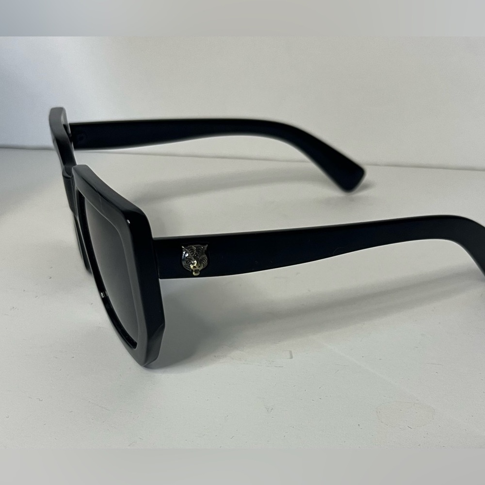 Retro Oversized Square Frame Sunglasses Black Silver Tone Tiger Embellishment - Picture 9 of 11